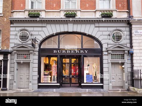 which burberry shop in london has the cafe|burberry outlet store london.